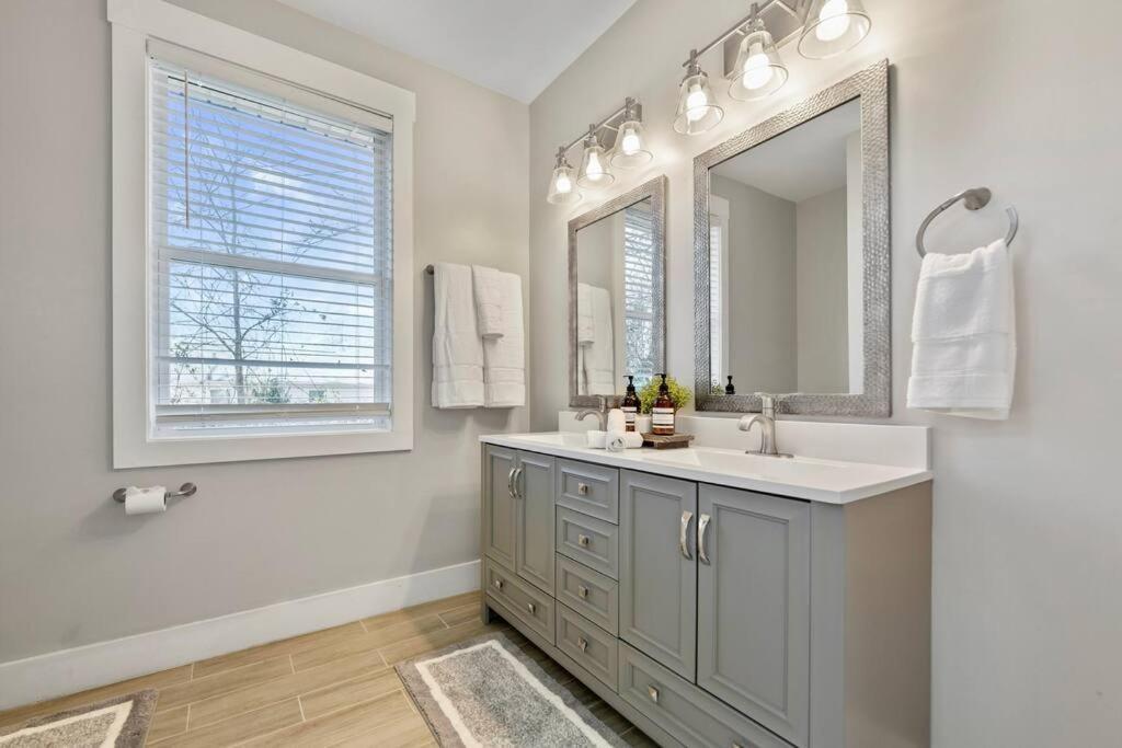 Brand New Cozy Modern Bungalow W/Hot Tub+Movieroom 7 Min From Uptown Charlotte Dış mekan fotoğraf