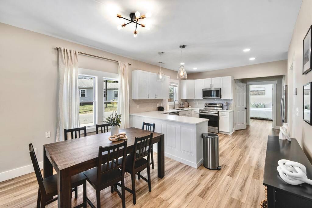 Brand New Cozy Modern Bungalow W/Hot Tub+Movieroom 7 Min From Uptown Charlotte Dış mekan fotoğraf