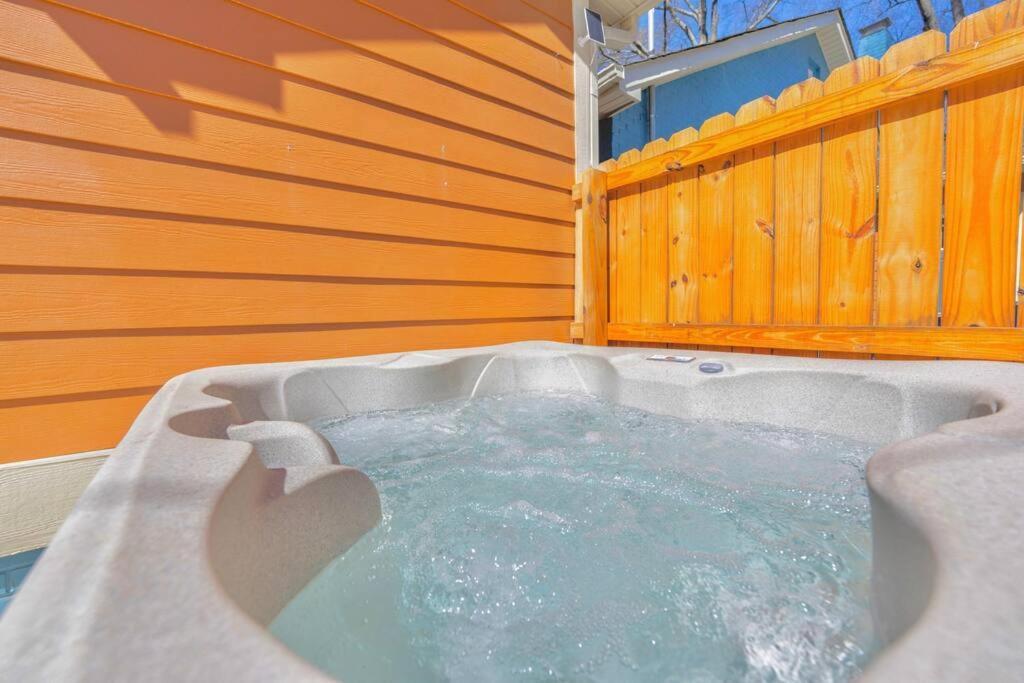 Brand New Cozy Modern Bungalow W/Hot Tub+Movieroom 7 Min From Uptown Charlotte Dış mekan fotoğraf