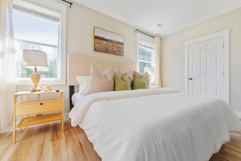 Brand New Cozy Modern Bungalow W/Hot Tub+Movieroom 7 Min From Uptown Charlotte Dış mekan fotoğraf