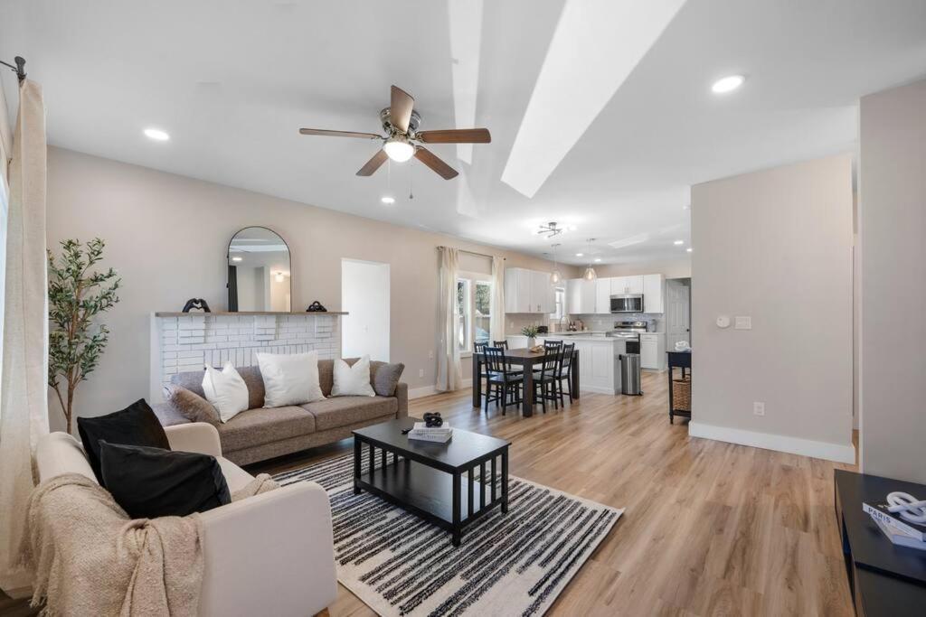 Brand New Cozy Modern Bungalow W/Hot Tub+Movieroom 7 Min From Uptown Charlotte Dış mekan fotoğraf