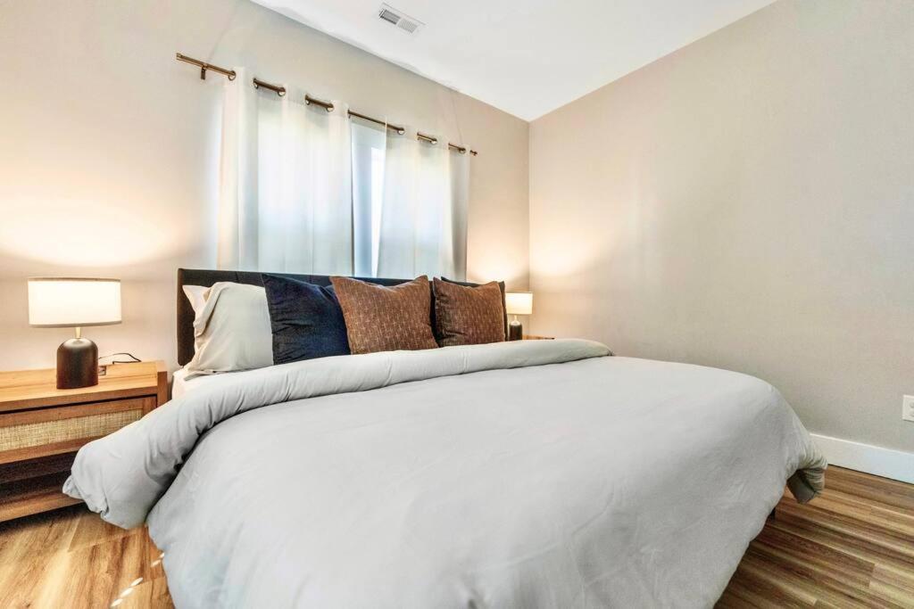Brand New Cozy Modern Bungalow W/Hot Tub+Movieroom 7 Min From Uptown Charlotte Dış mekan fotoğraf